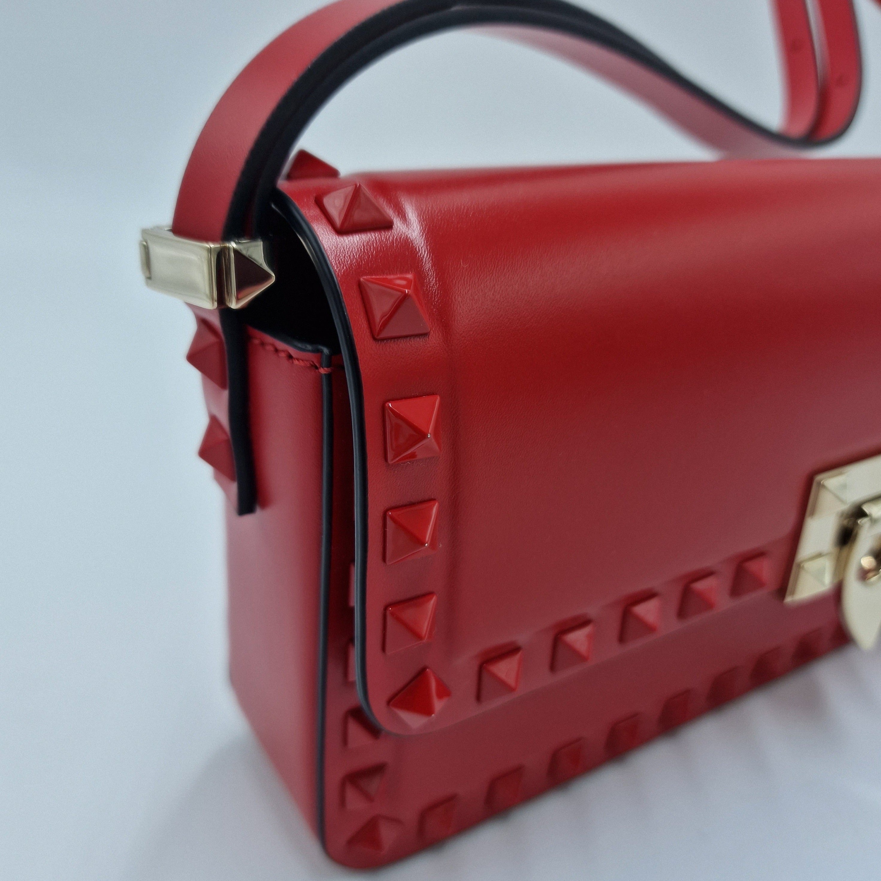 Valentino Garavani Rockstud23 Leather shoulder bag
