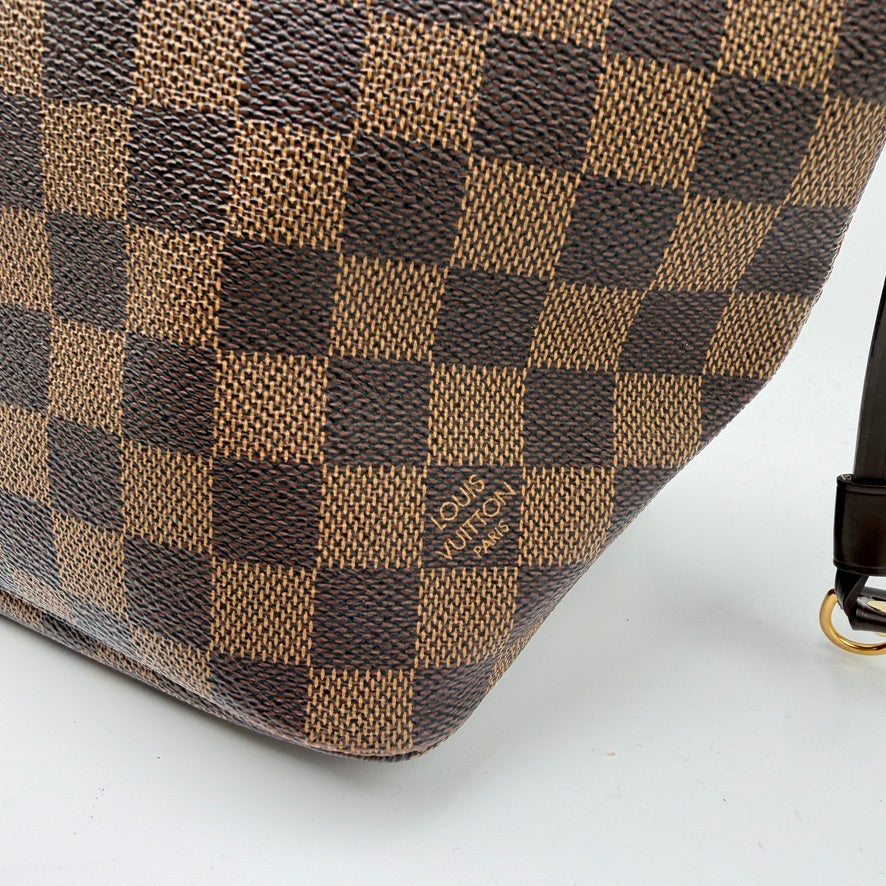 Louis Vuitton Neverfull MM Damier Ebene.