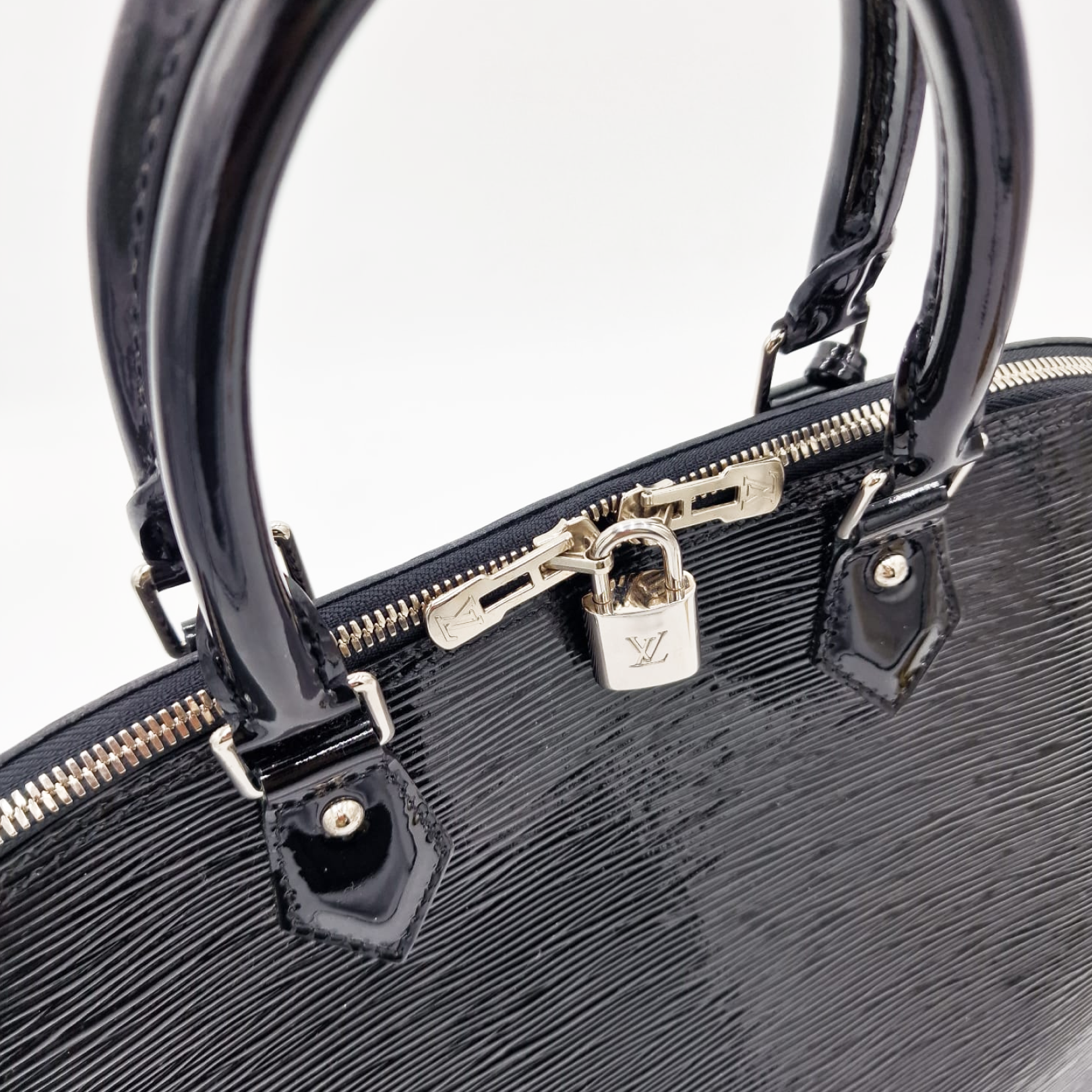 Louis Vuitton Alma black
