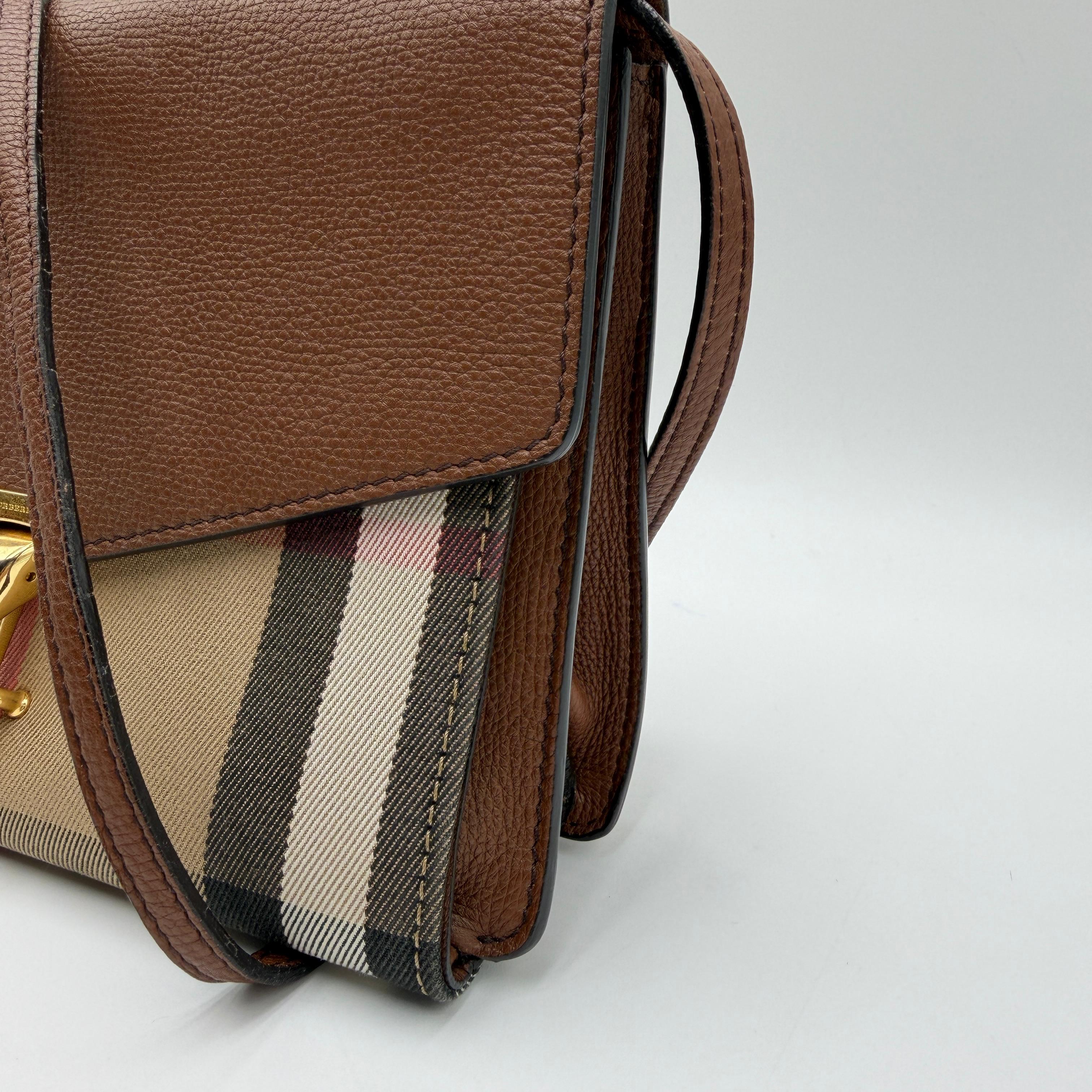 Burberry Macken Small