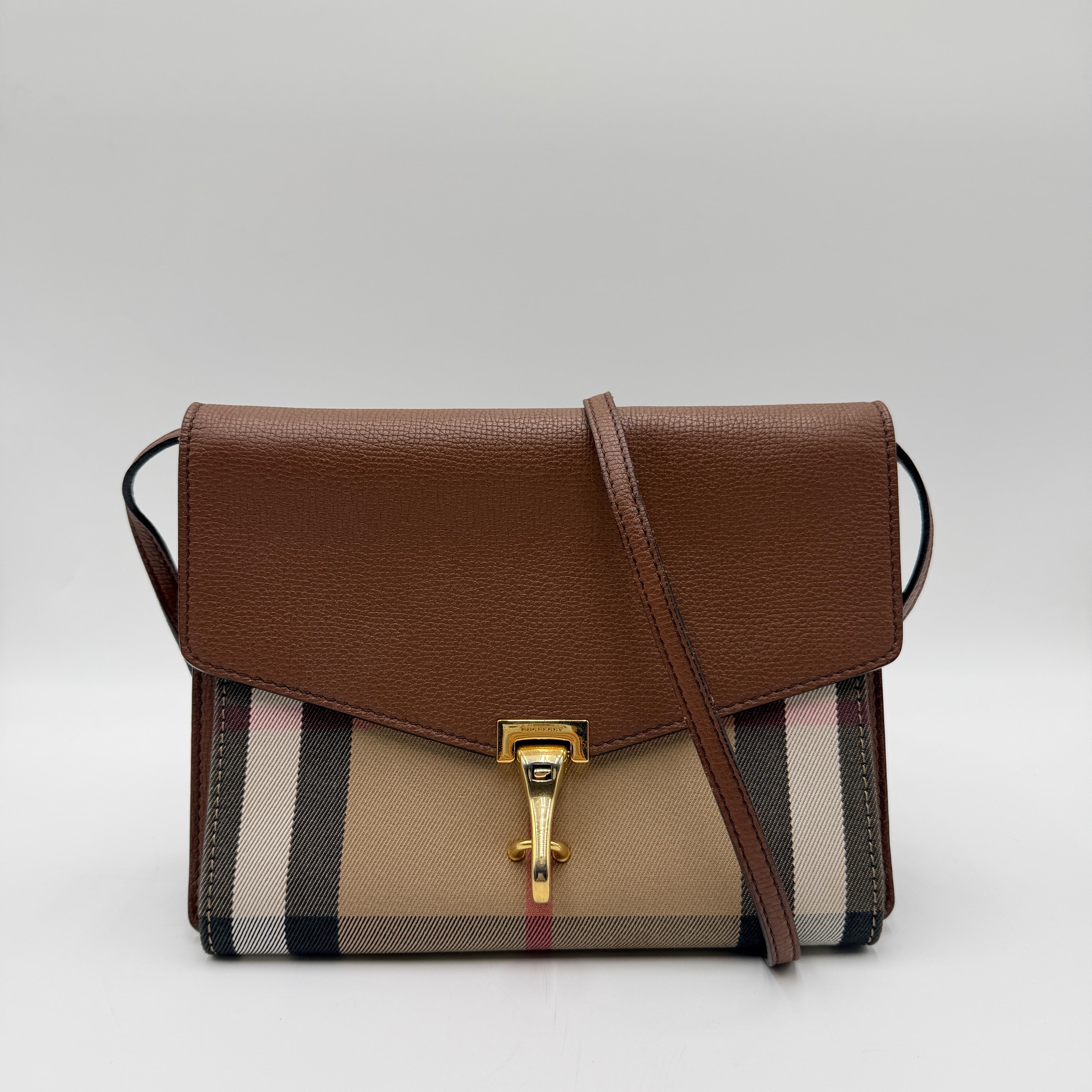 Burberry Macken Small