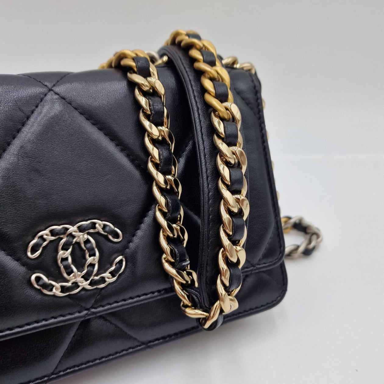 Chanel 19 Flap WOC