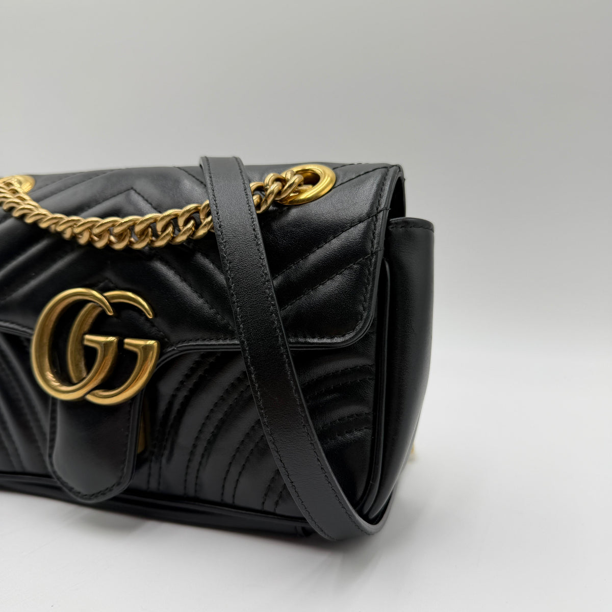 Gucci GG Marmont.