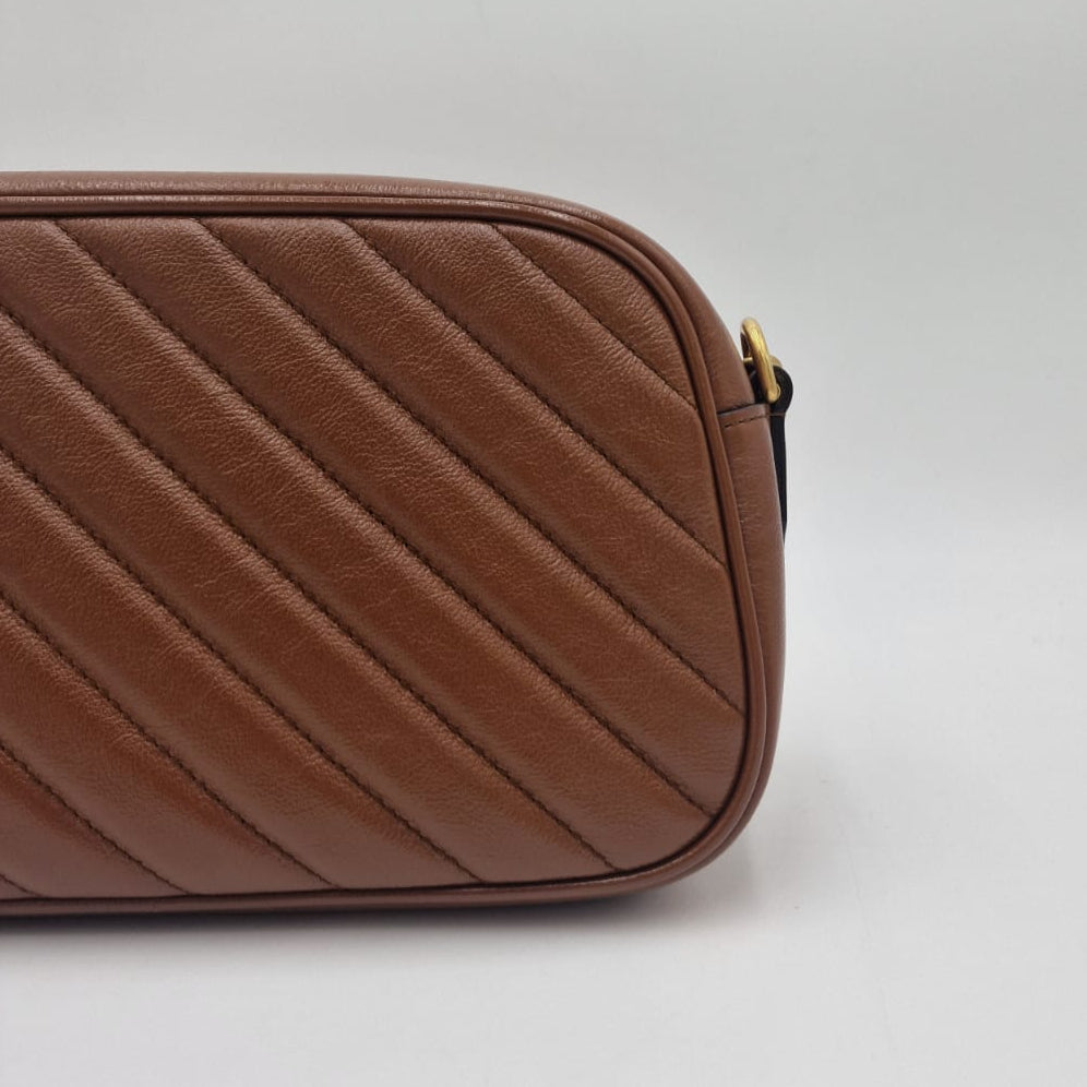Mini bolso Gucci Marmont Matelassé Negro