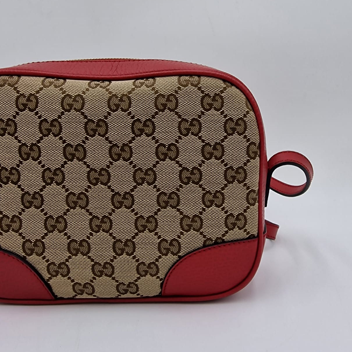 Gucci Bree Supreme Camera Bag