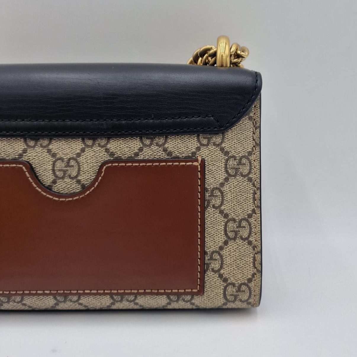 Gucci Padlock Signature.