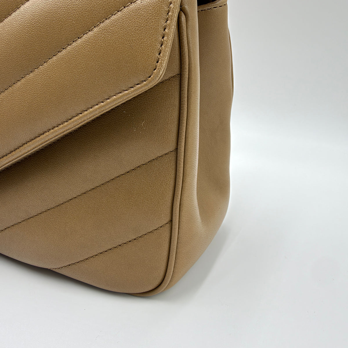Saint Laurent Loulou Medium.