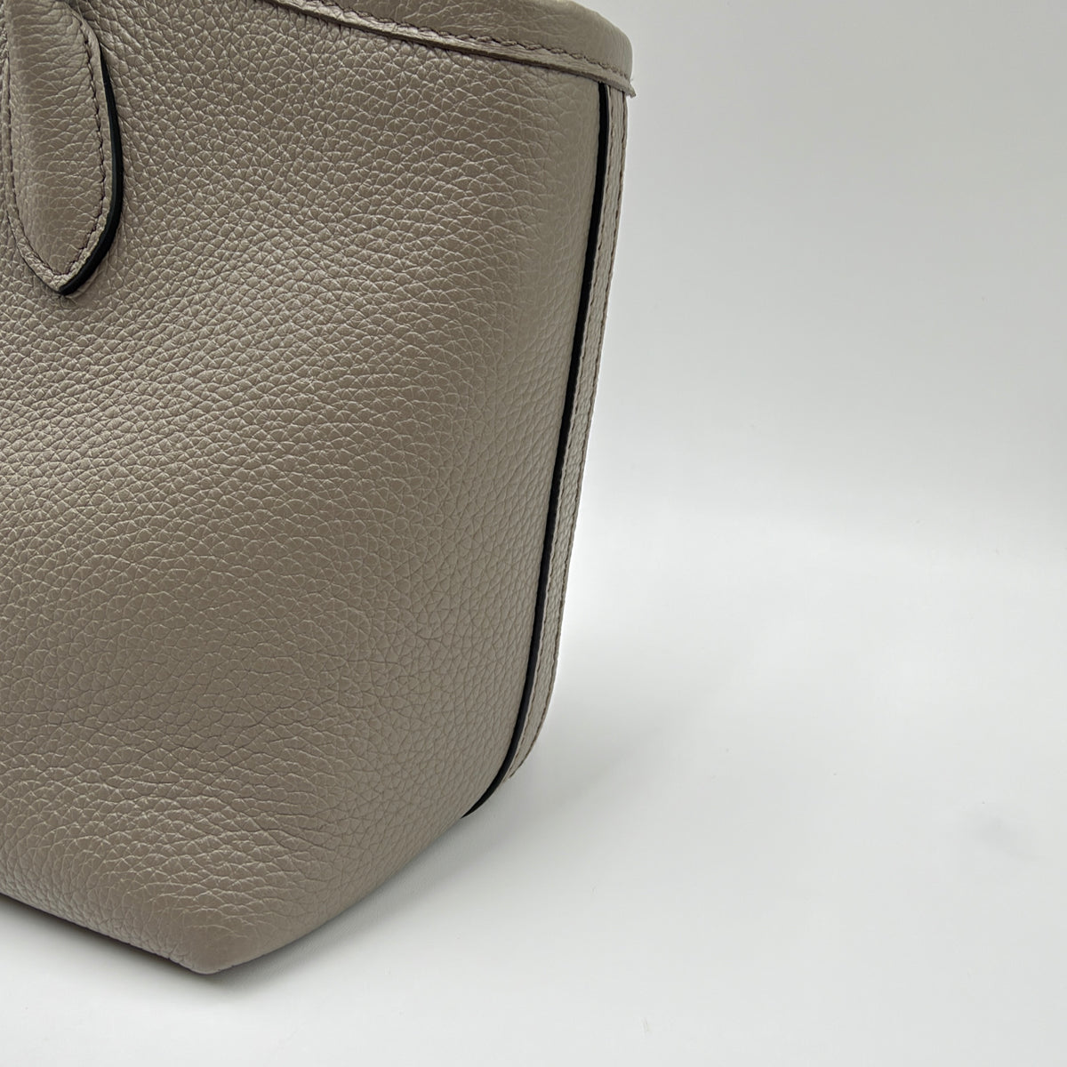 Prada Vitello Phoenix