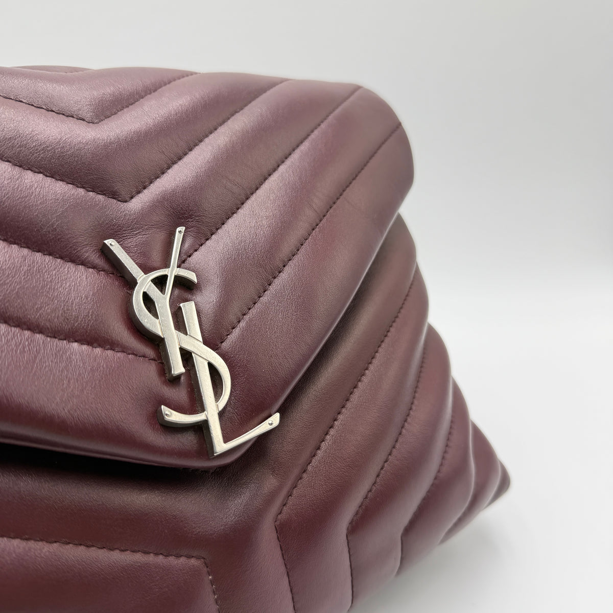 Saint Laurent Loulou Medium