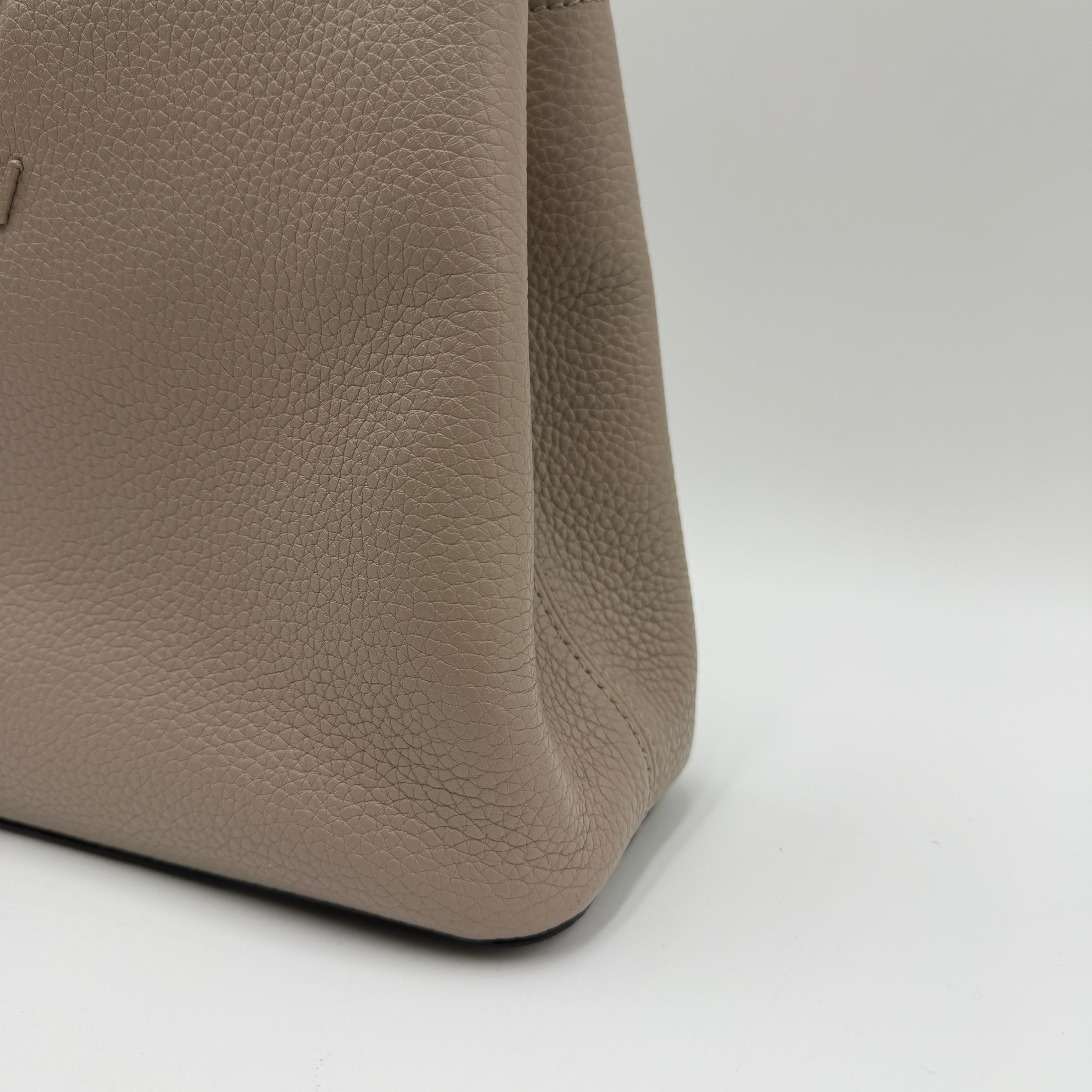 Louis Vuitton Capucines BB