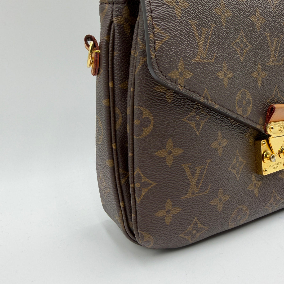 Louis Vuitton Pochette Métis