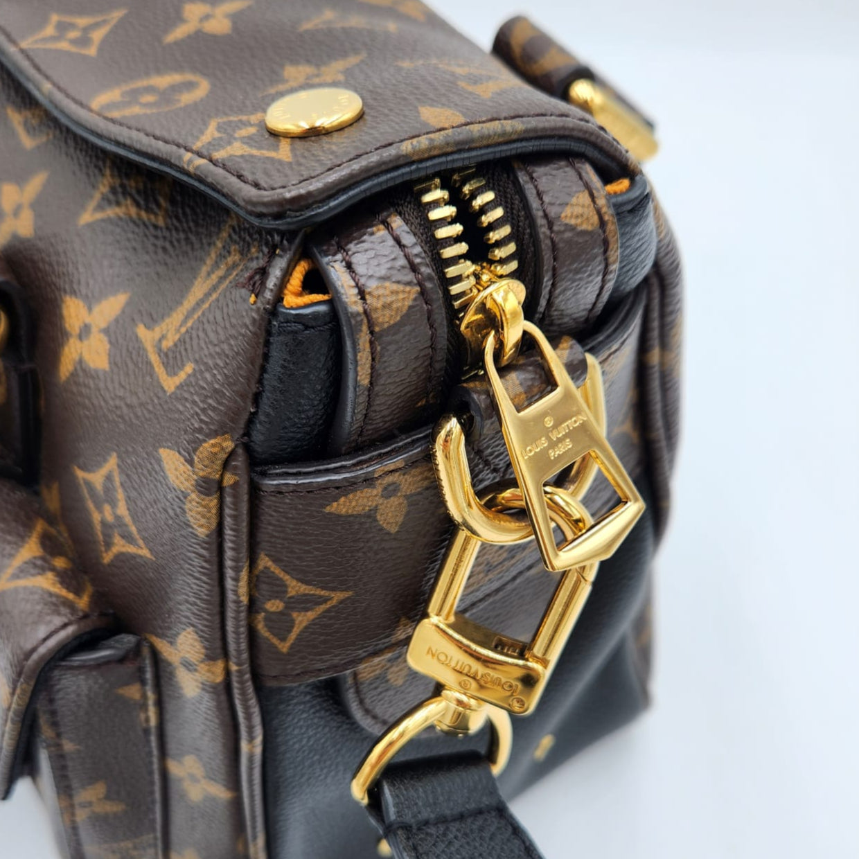 Louis Vuitton Manhattan Monogram