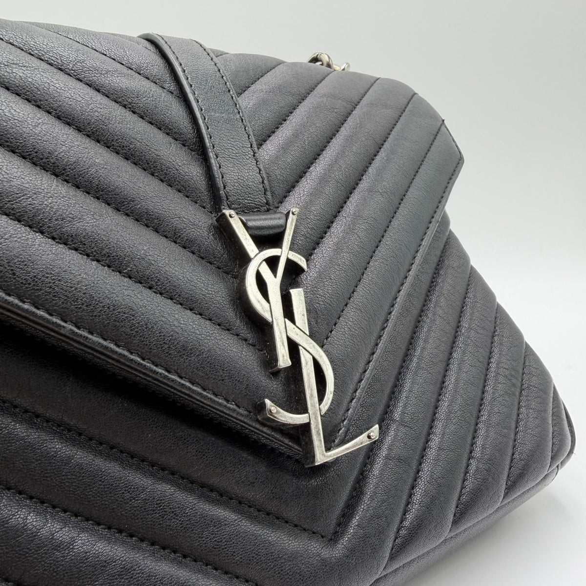 Saint Laurent College Medium