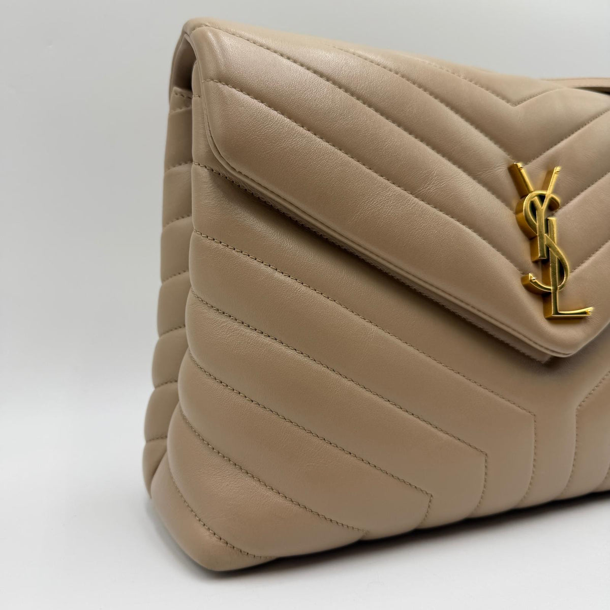 Saint Laurent Loulou Medium
