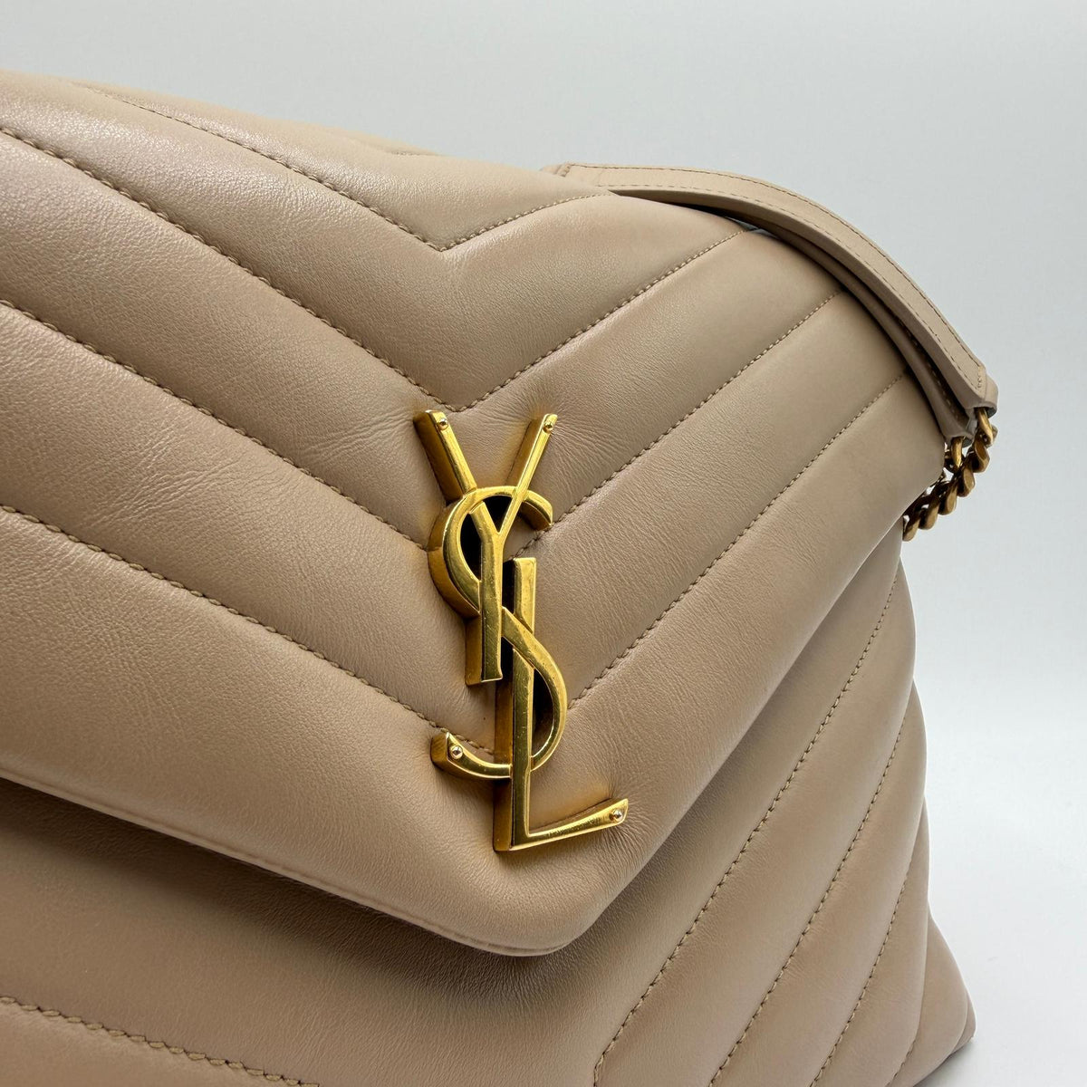 Saint Laurent Loulou Medium