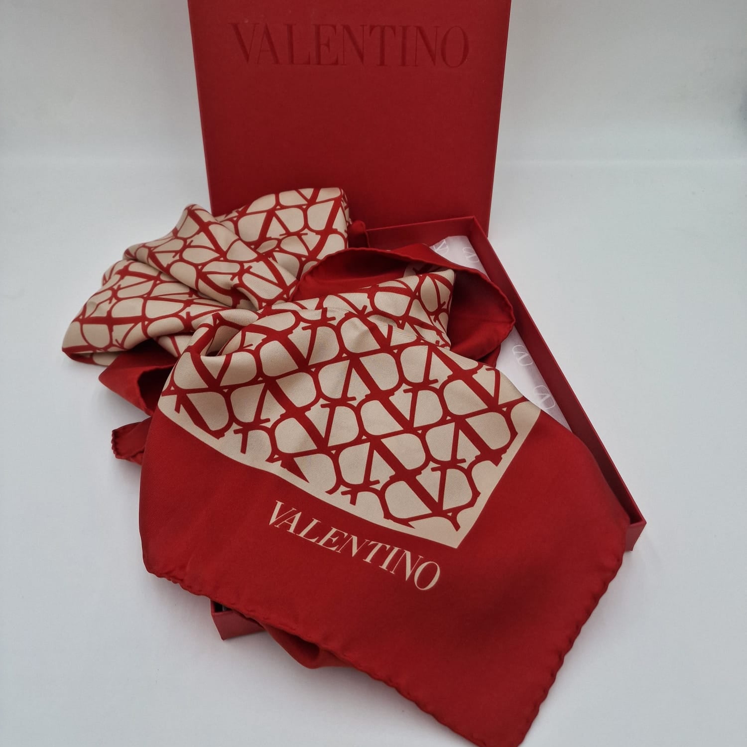 Valentino Garavani Lenço