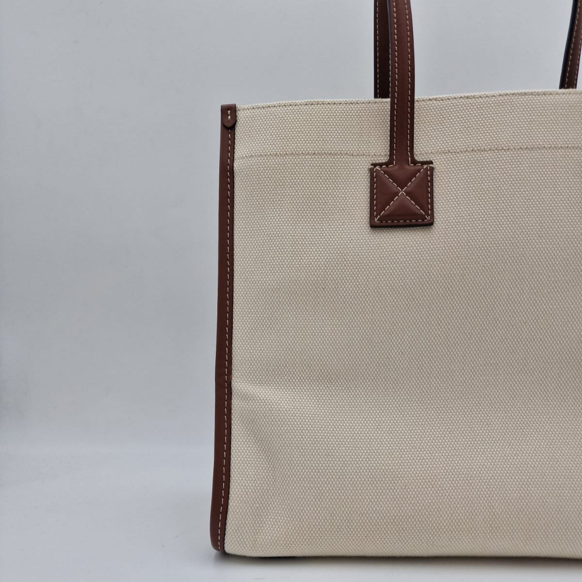 Burberry Heritage Medium Tote