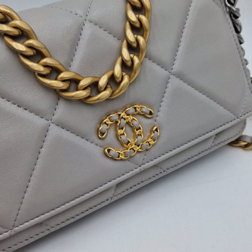 Chanel 19 WOC