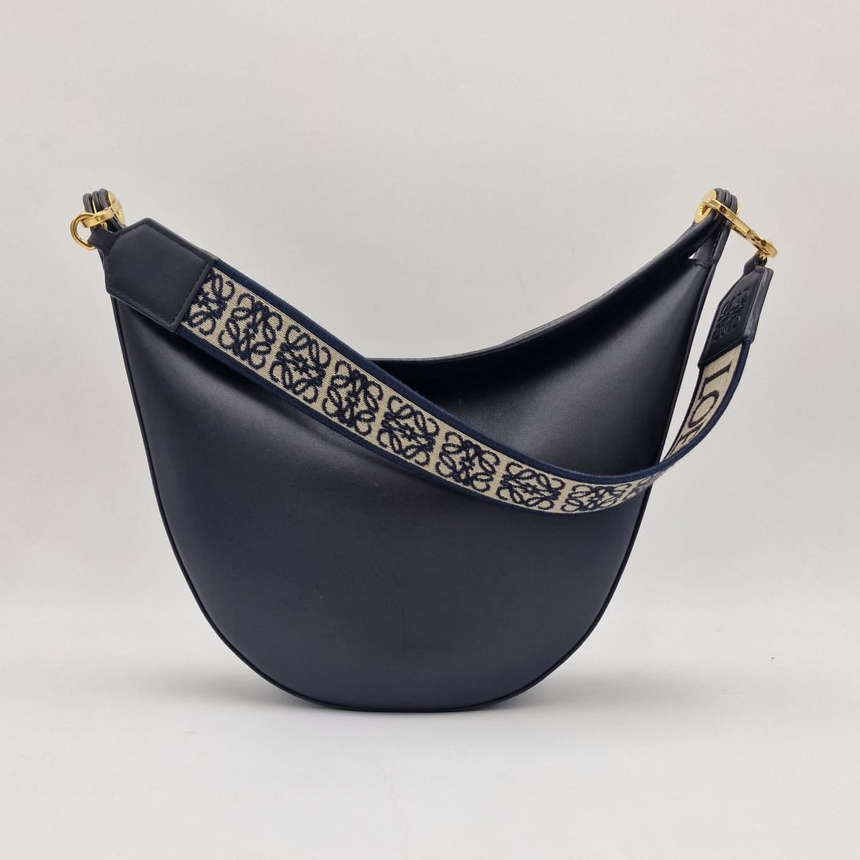 Loewe Luna Anagram