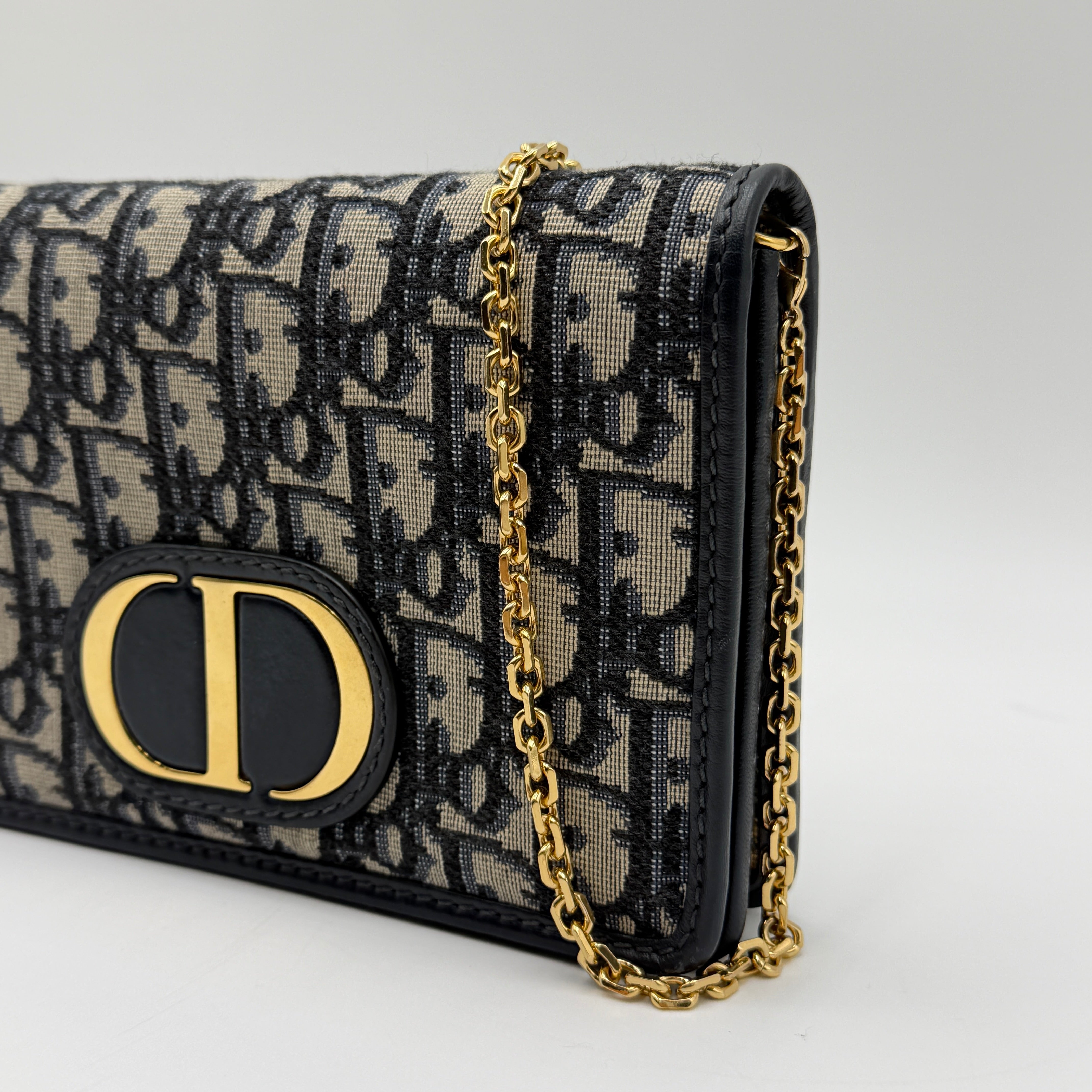Dior 30 Montaigne WOC