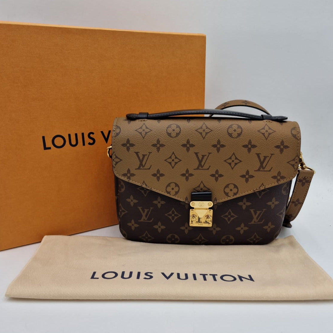 Louis Vuitton Pochette Métis Monogram Reverse