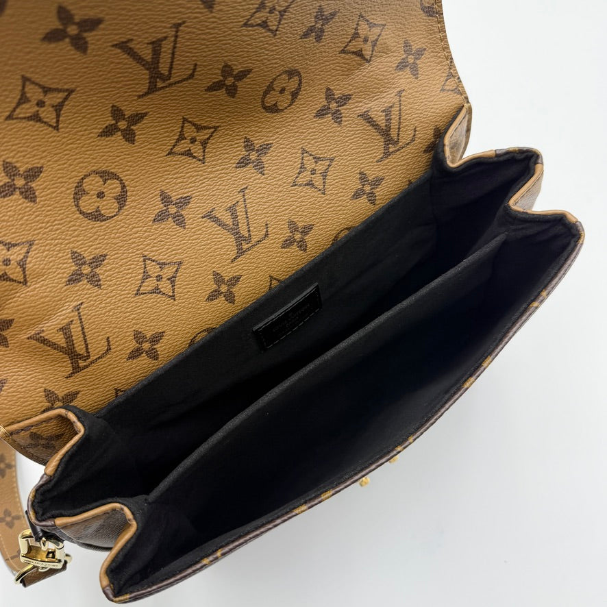 Louis Vuitton Pochette Métis Monogram Reverse