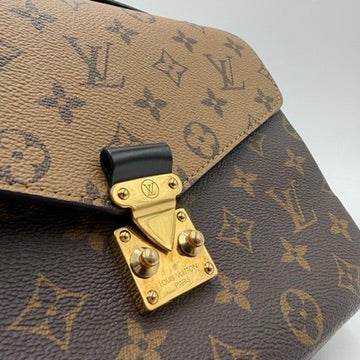 Louis Vuitton Pochette Métis Monogram Reverse