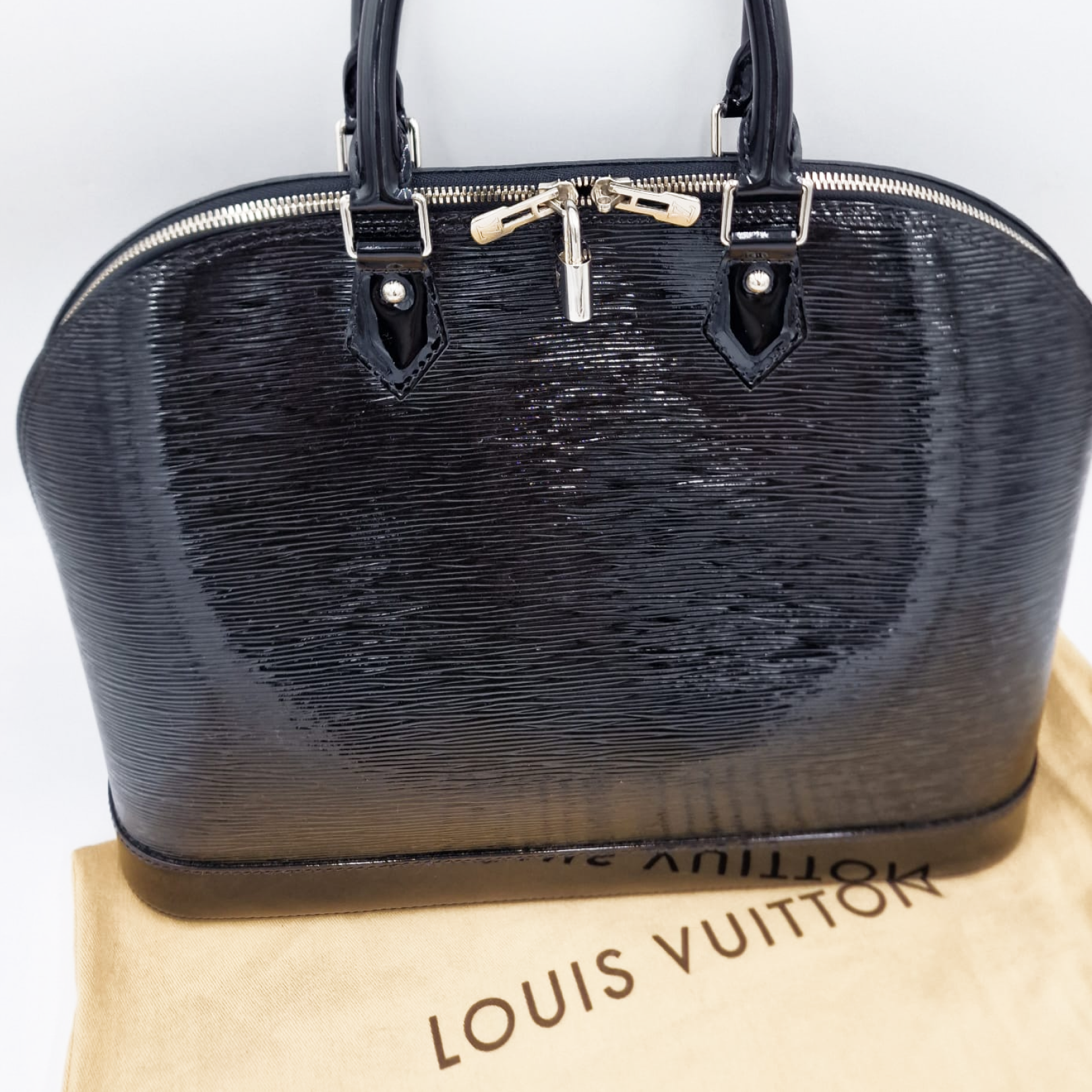 Louis Vuitton Alma negro