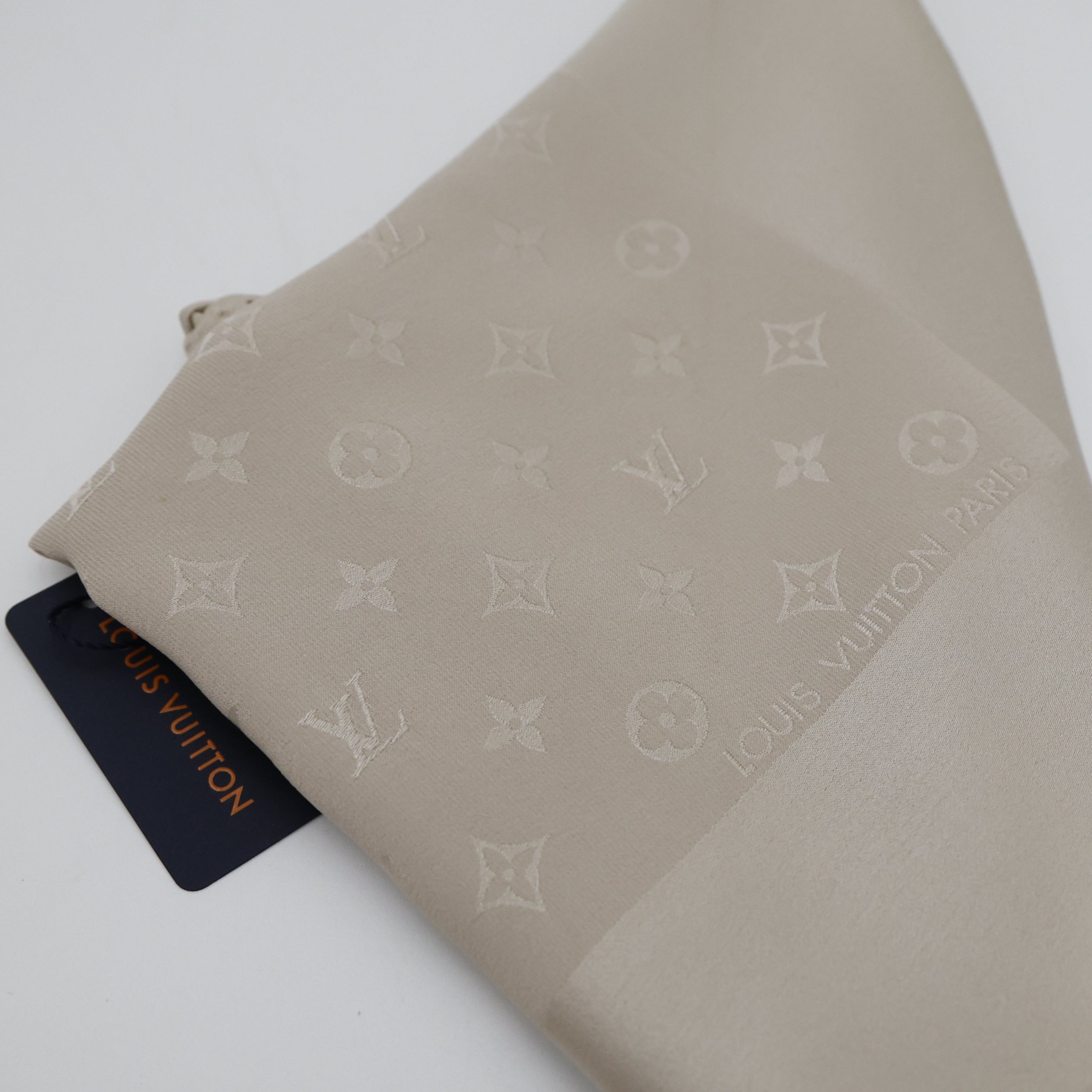 Louis Vuitton Lenço Monogram