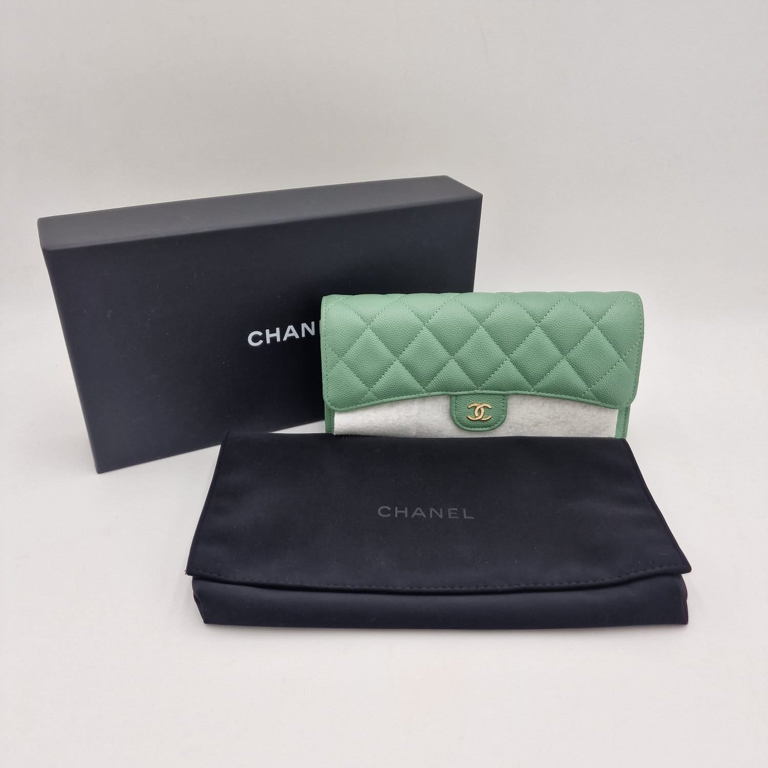 Chanel Caviar Wallet