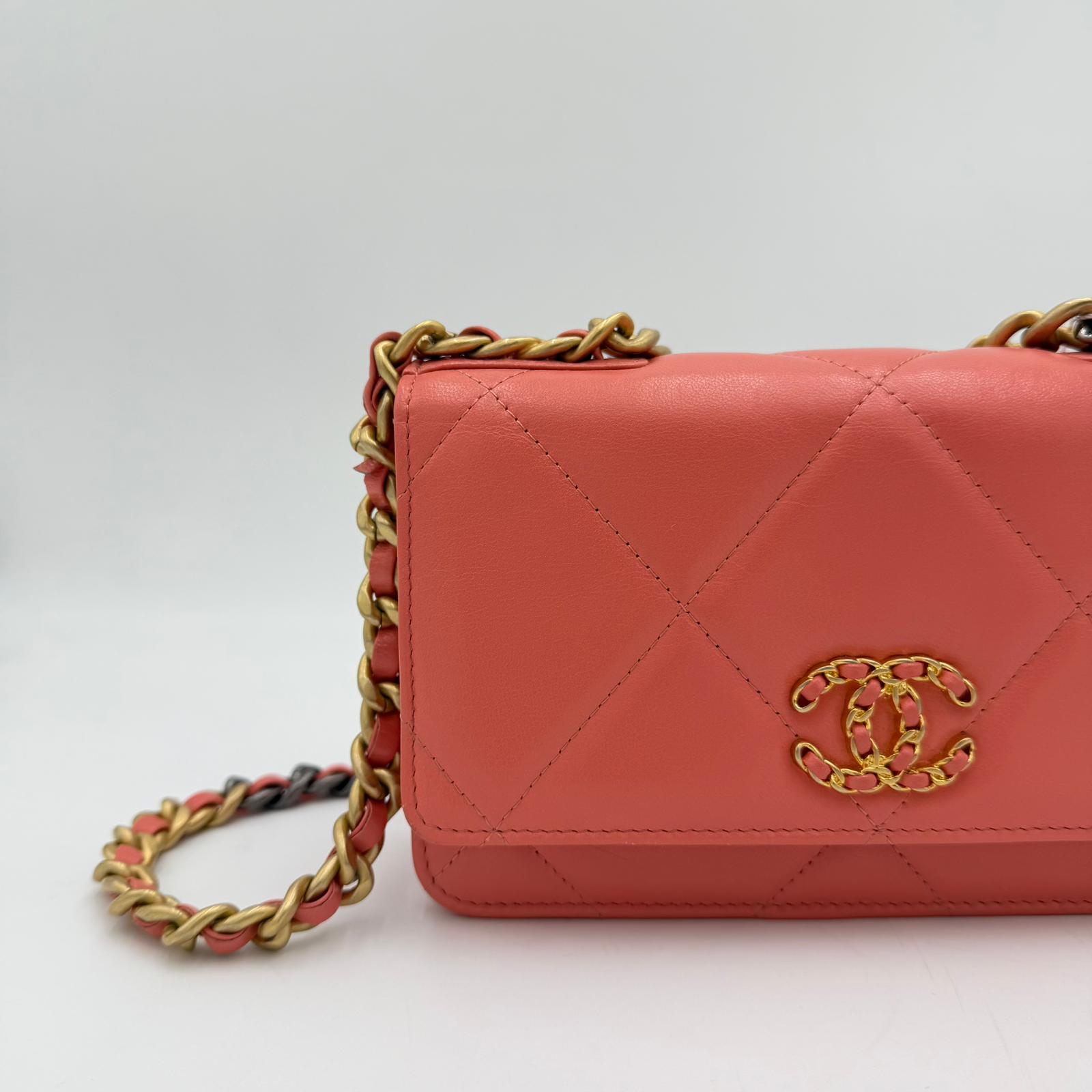 Chanel 19 WOC