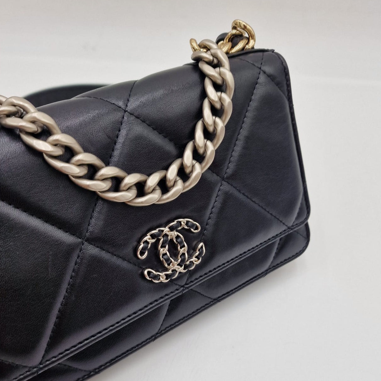 Chanel 19 Flap WOC