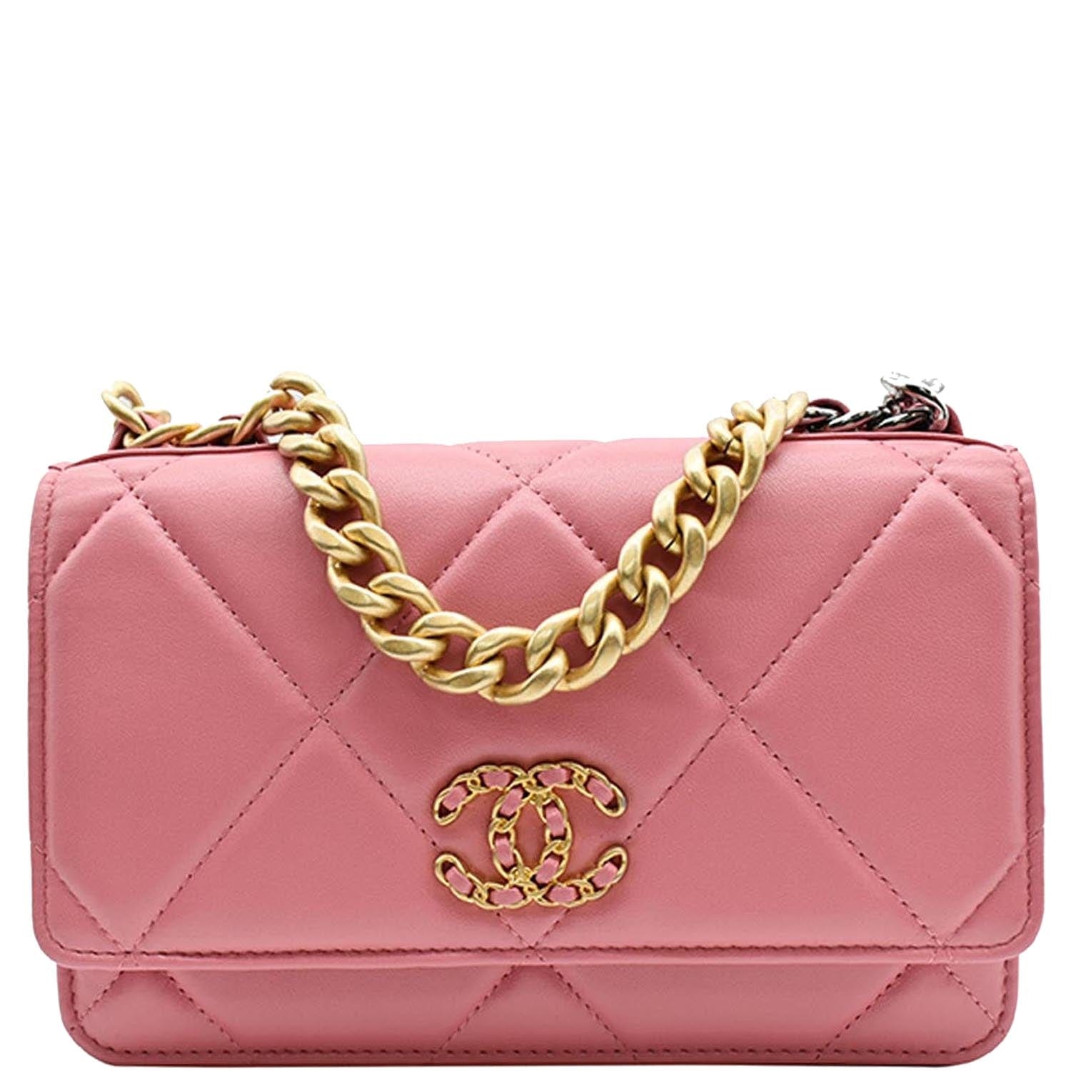 Chanel 19 WOC
