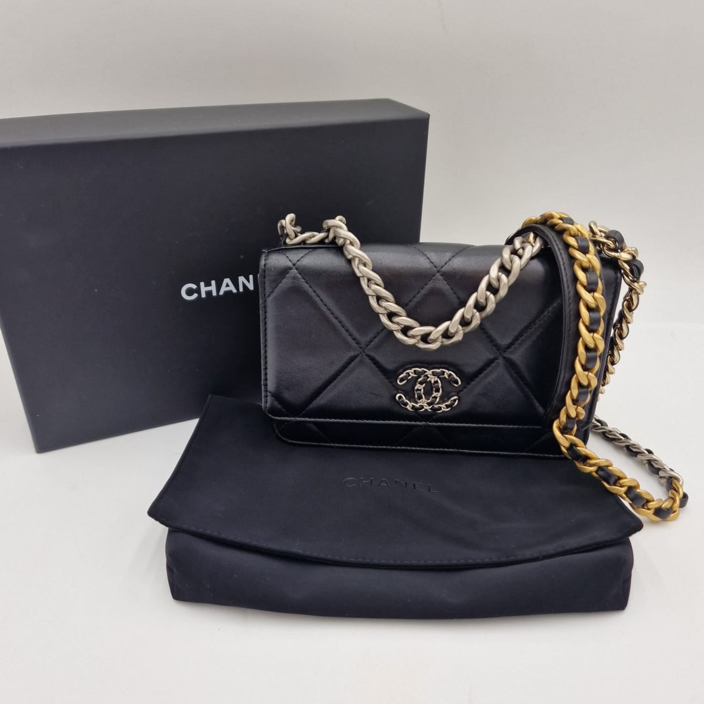 Chanel 19 Flap WOC
