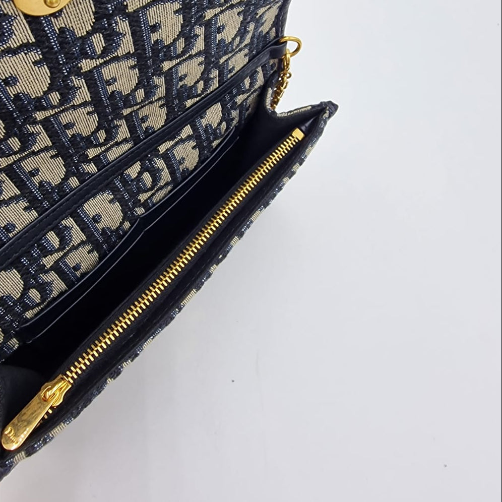 Dior 30 Montaigne WOC