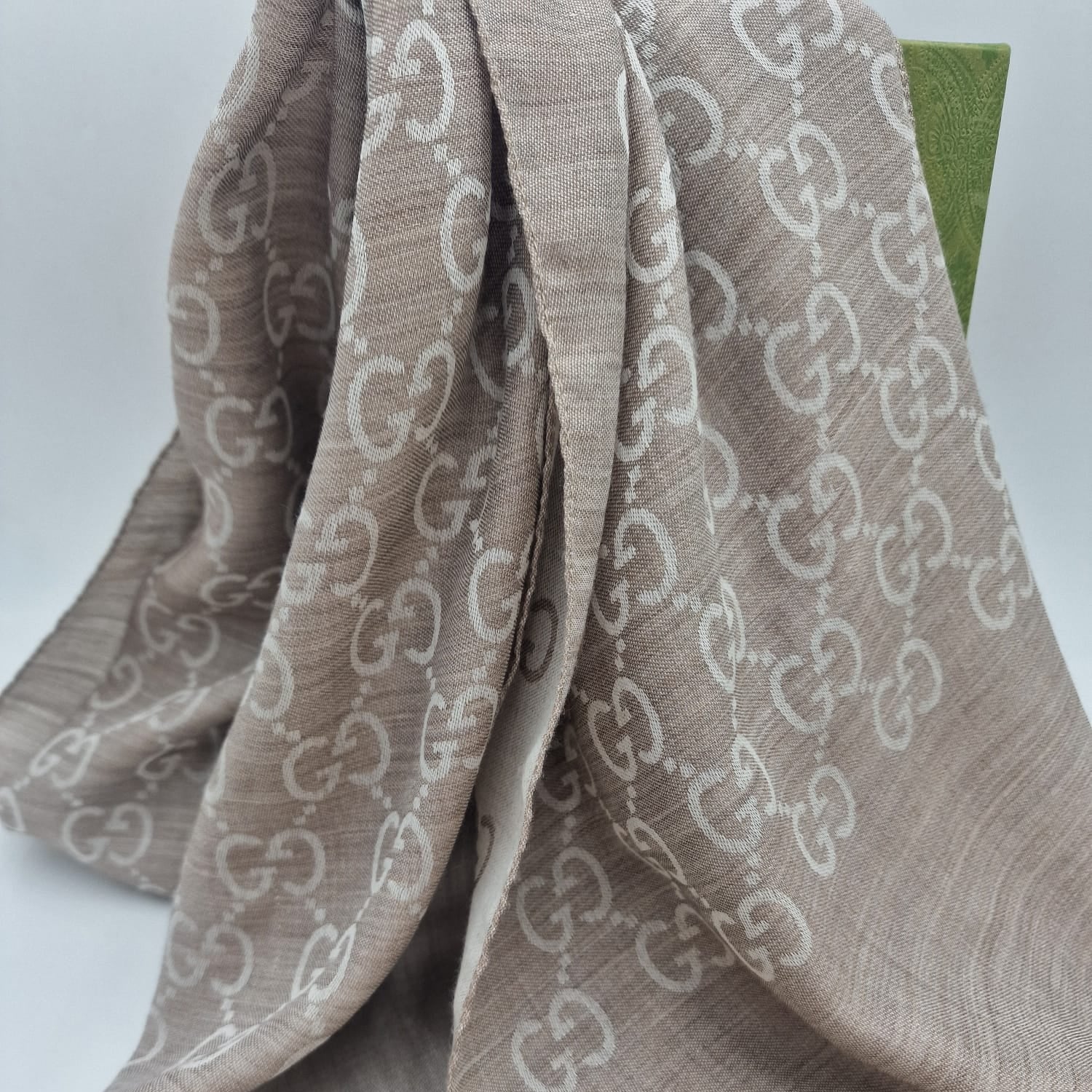 Gucci Scarf Bege