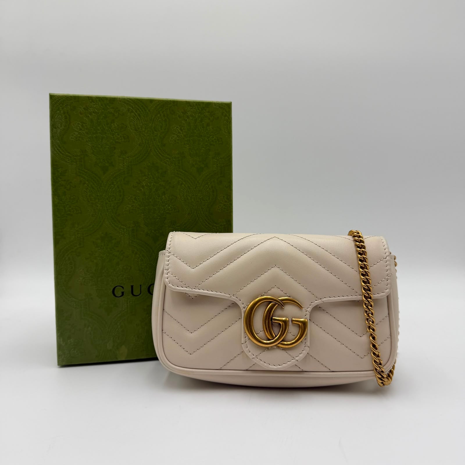 Gucci Super Mini Marmont