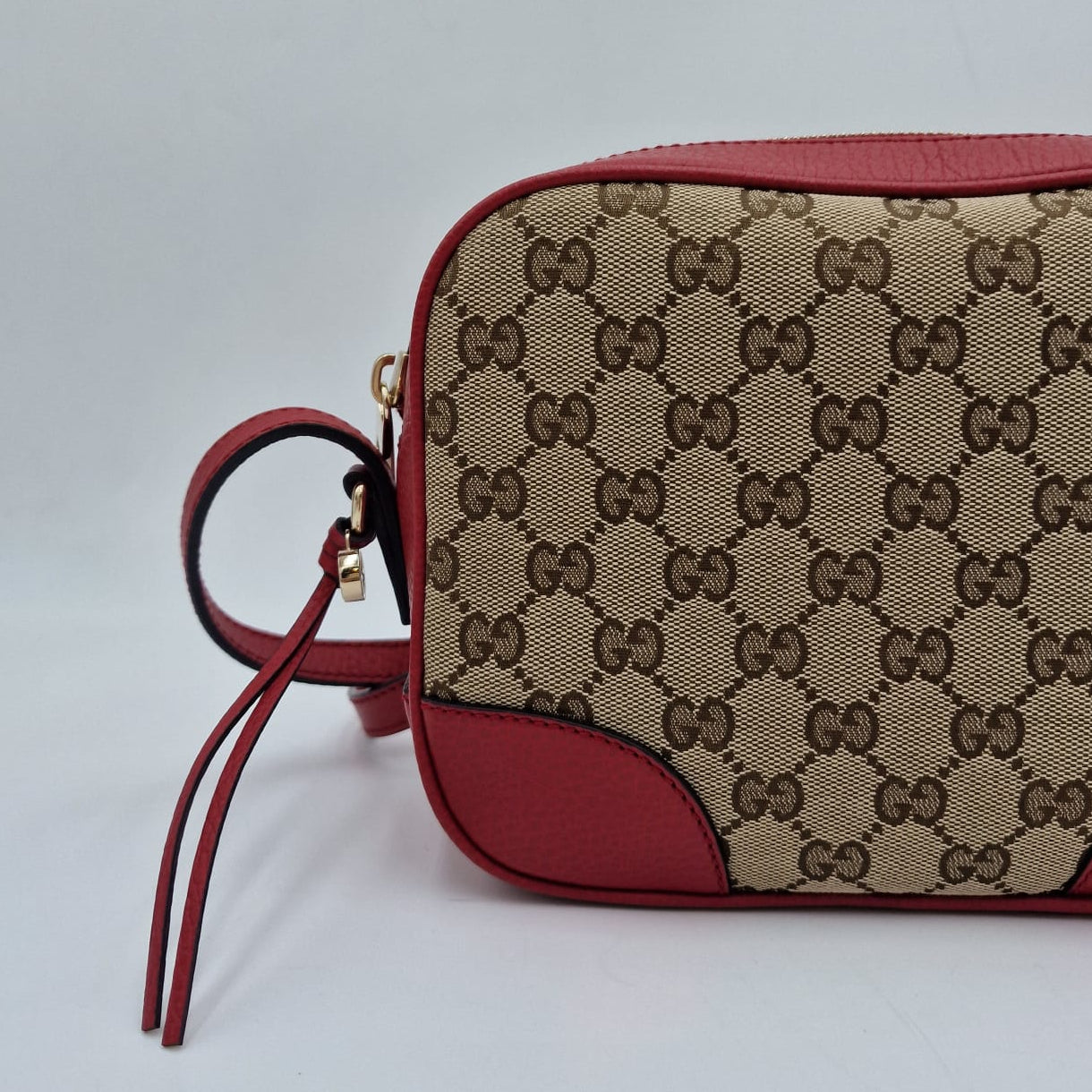Gucci Bree Supreme Camera Bag