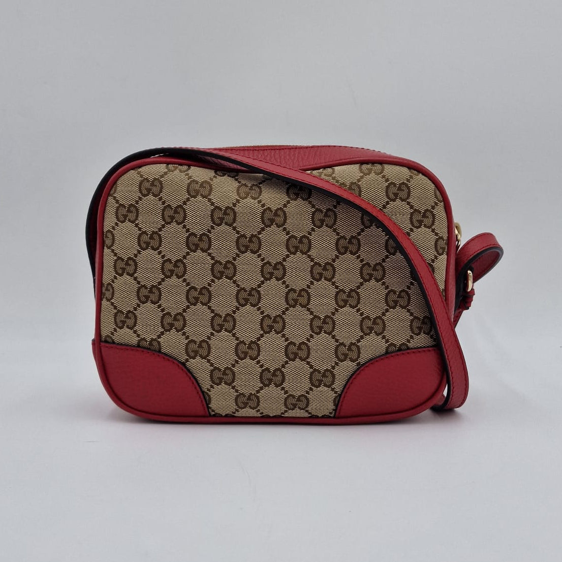 Gucci Bree Supreme Camera Bag