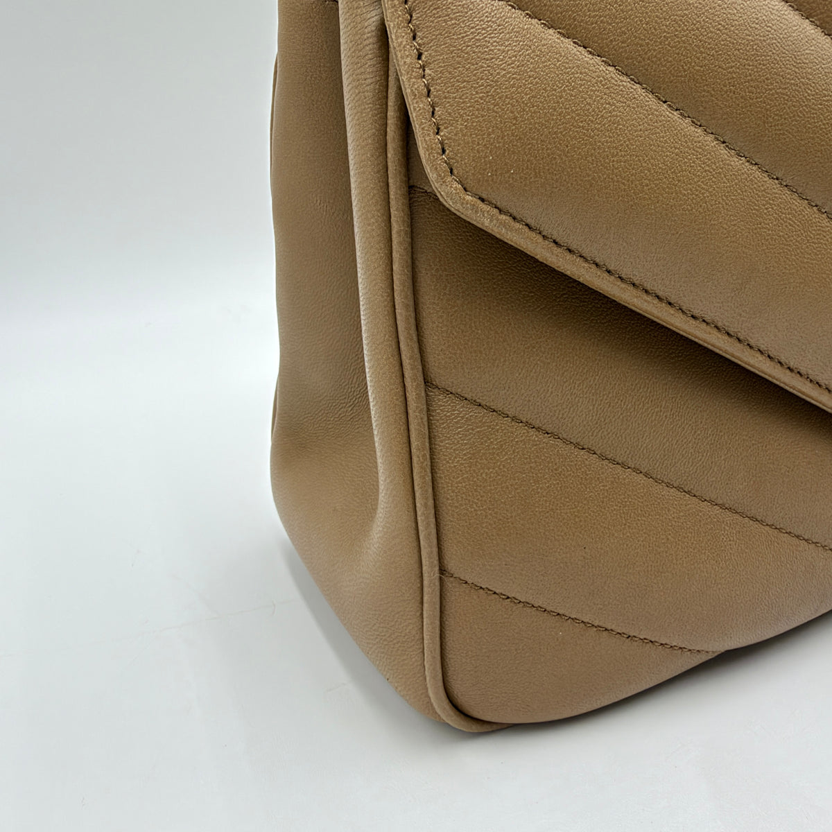 Saint Laurent Loulou Medium.