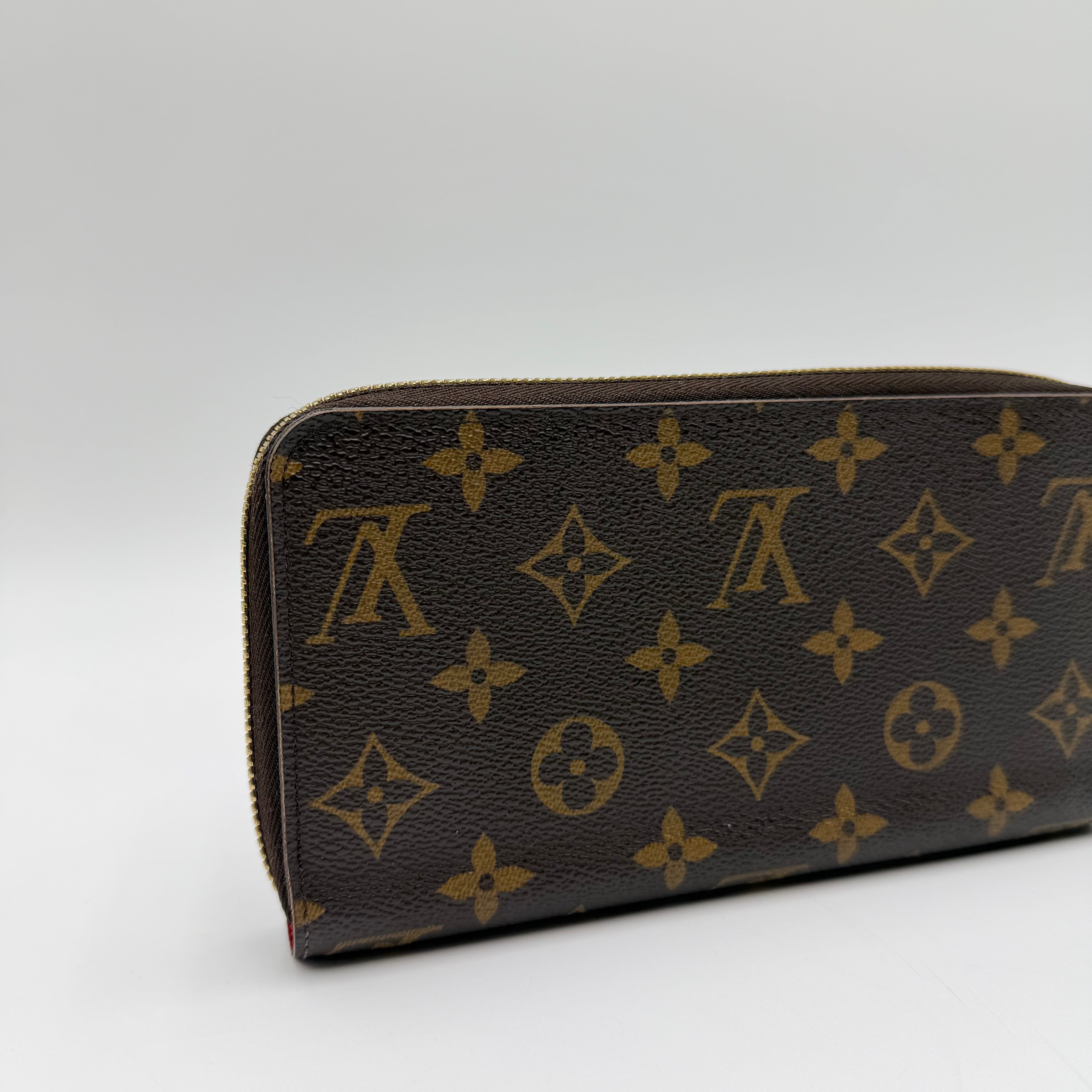 Louis Vuitton Zippy Wallet