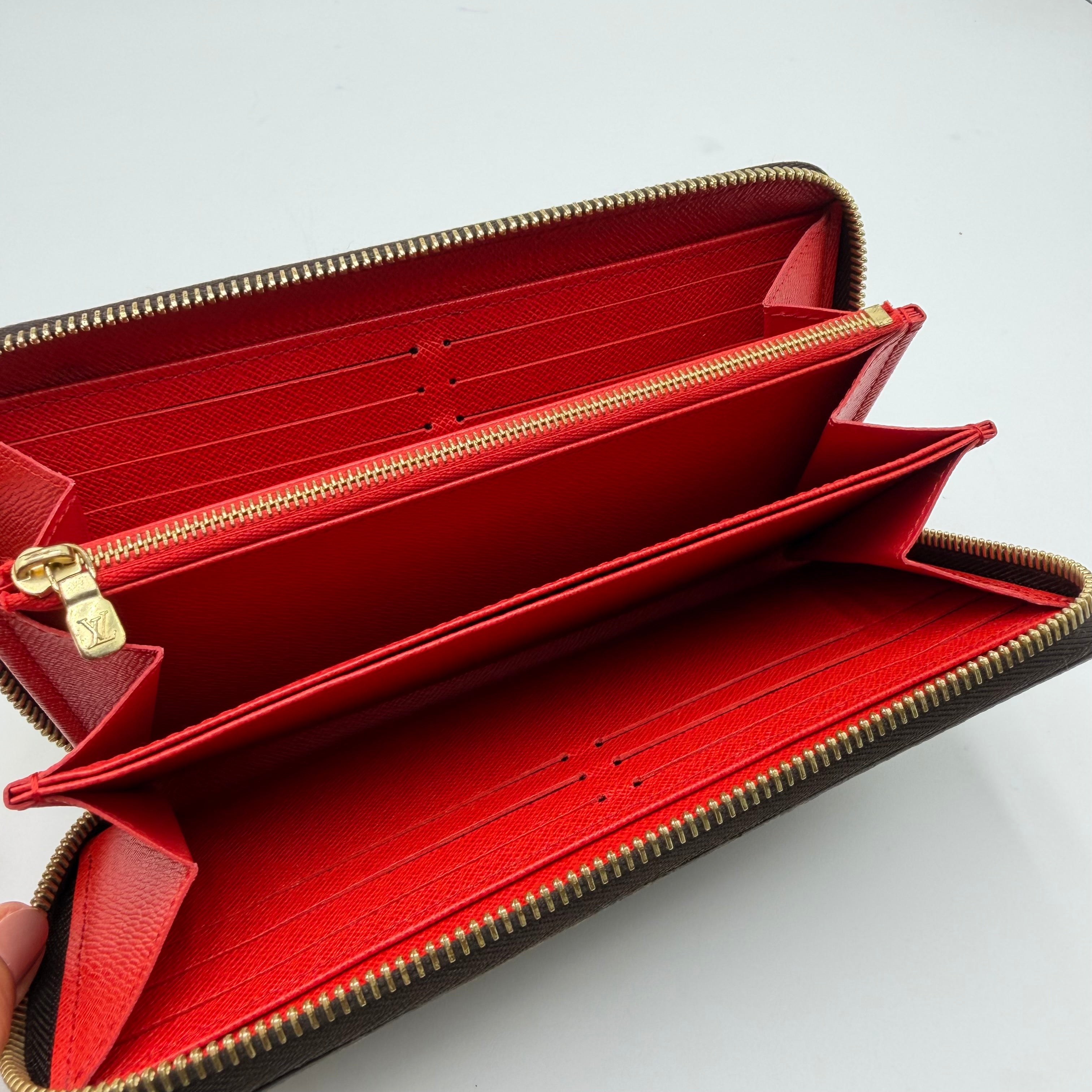 Louis Vuitton Zippy Wallet
