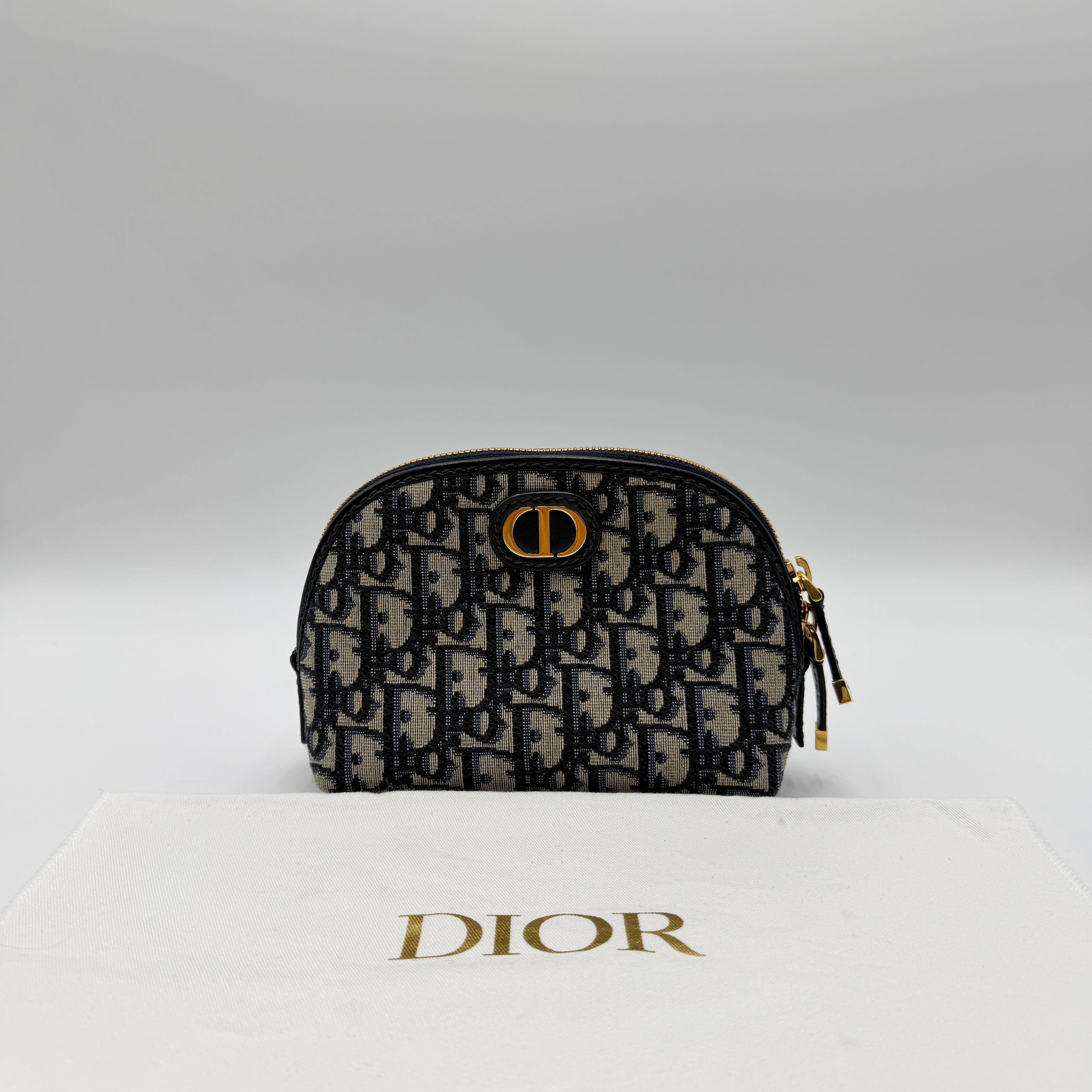 Dior 30 Montaigne Afrodite Pouch