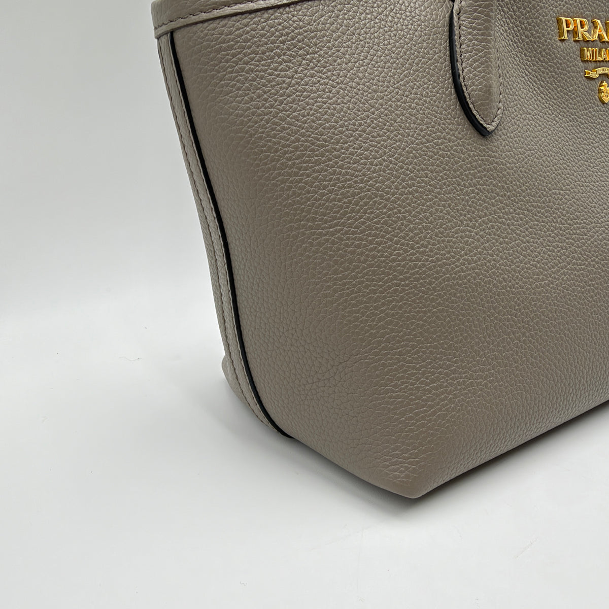 Prada Vitello Phoenix