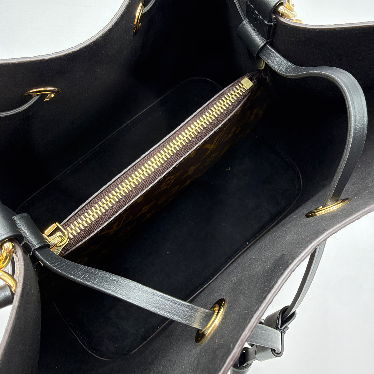 Louis Vuitton NéoNoé MM Monogram.