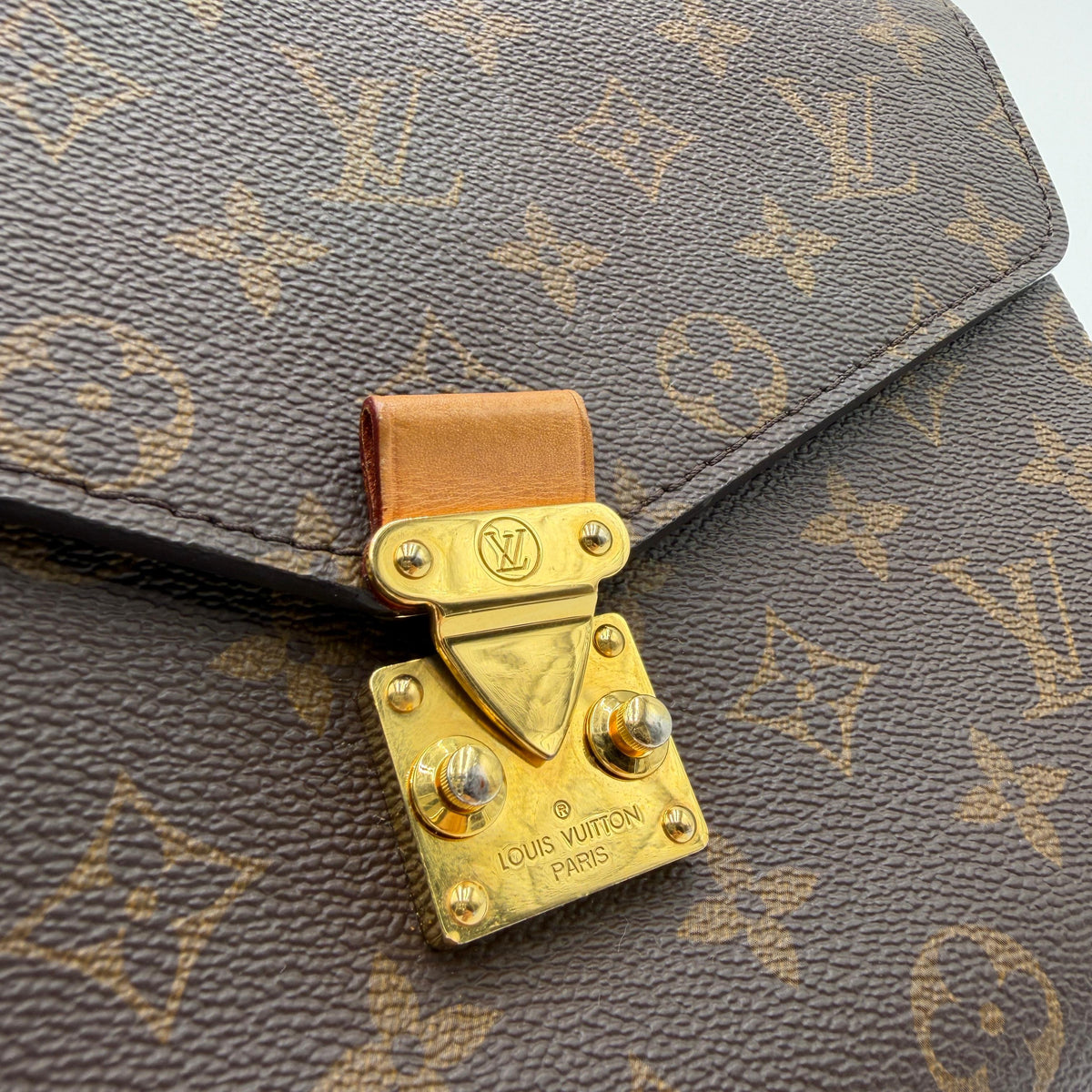 Louis Vuitton Pochette Métis