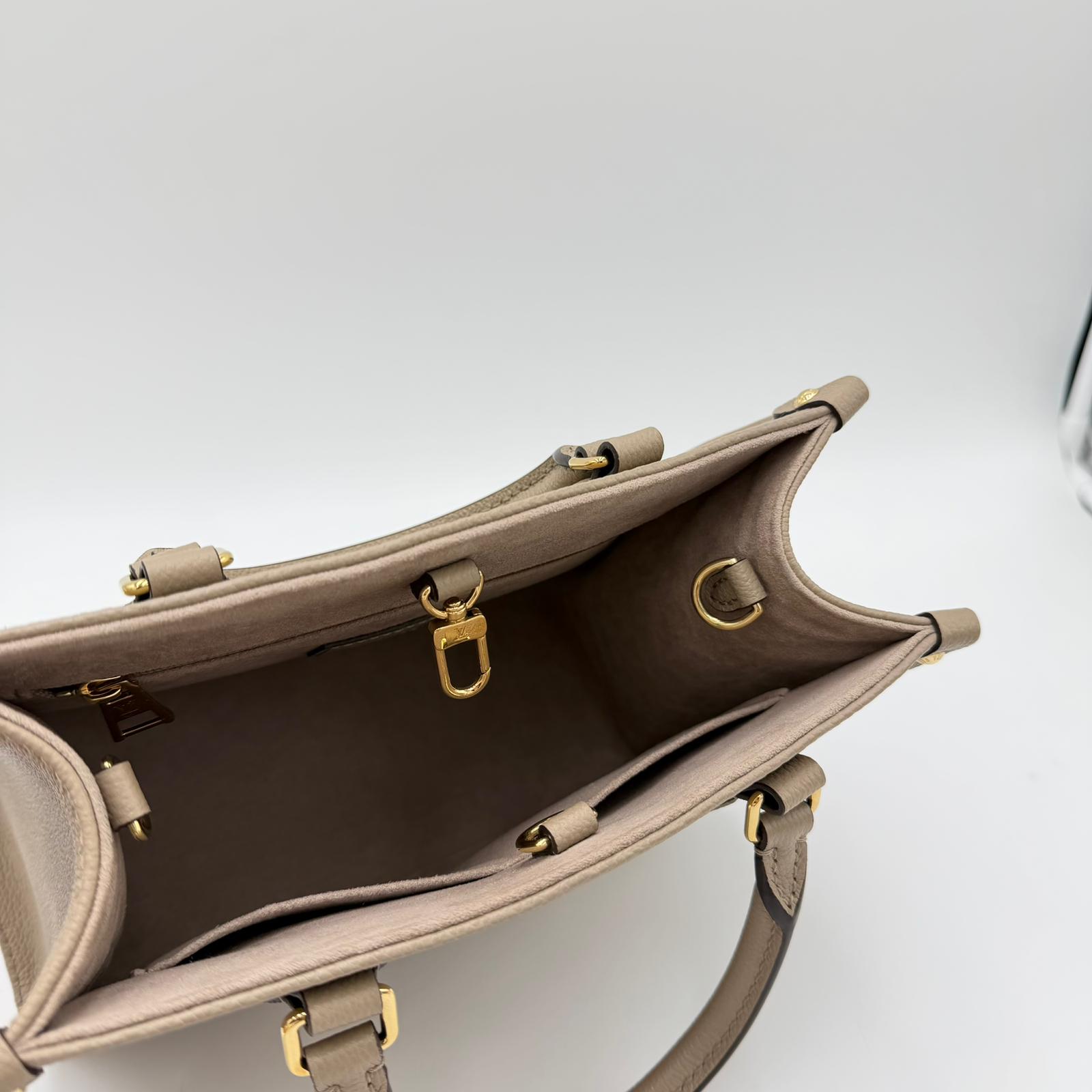 Louis Vuitton OnTheGo PM