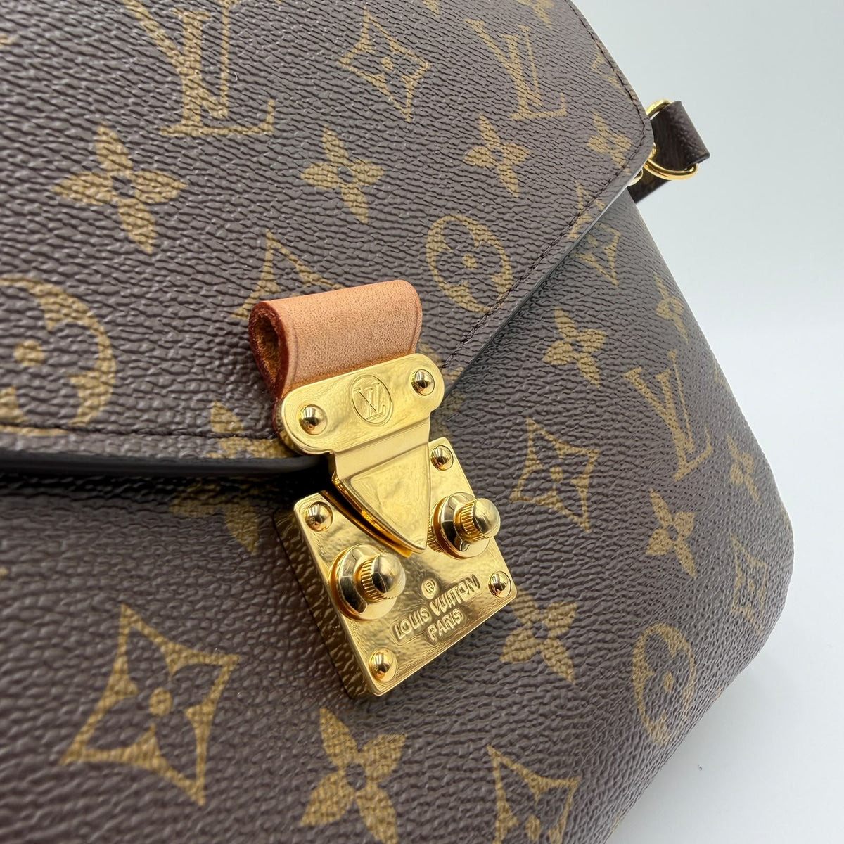 Louis Vuitton Pochette Métis