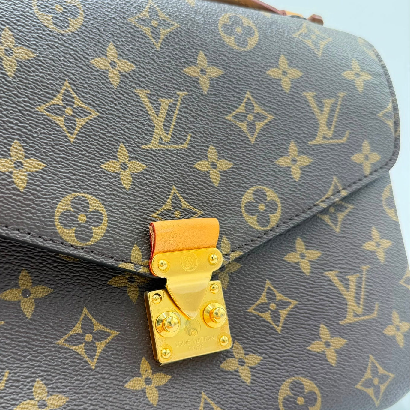 Louis Vuitton Pochette Métis