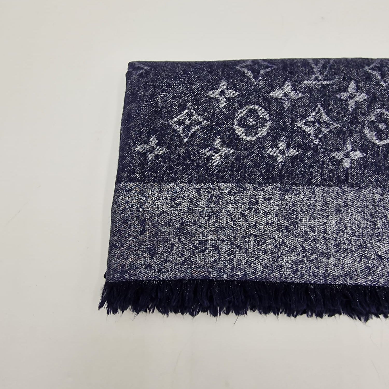 Louis Vuitton Lenço Monogram